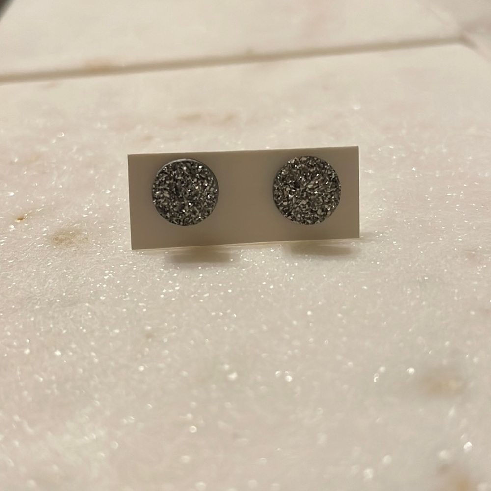 Round silver drusy post earrings